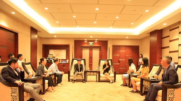 8b3adf2f9a664072a012fa10a689630d